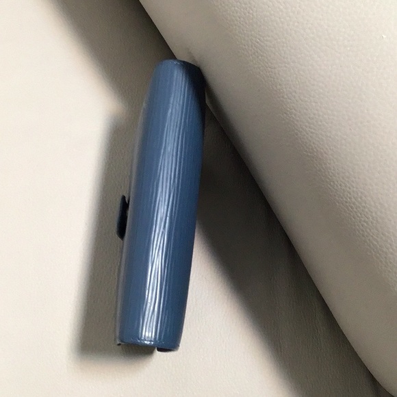 LOUIE VUITTON Vintage Epi Kisslock Compact Wallet Blue Good Condition - Picture 13 of 16